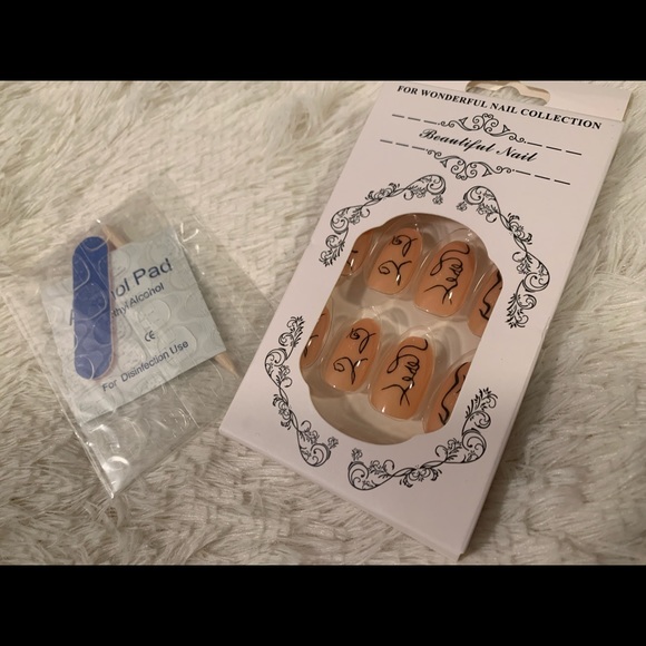 24 PCs reusable press nail brand new in box - Picture 4 of 6